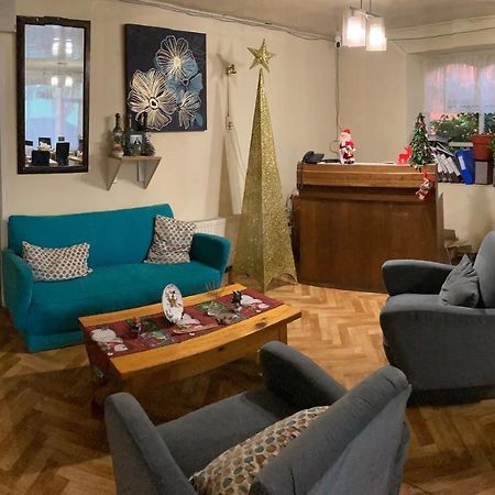 Hostal Hellen Puerto Natales Dış mekan fotoğraf
